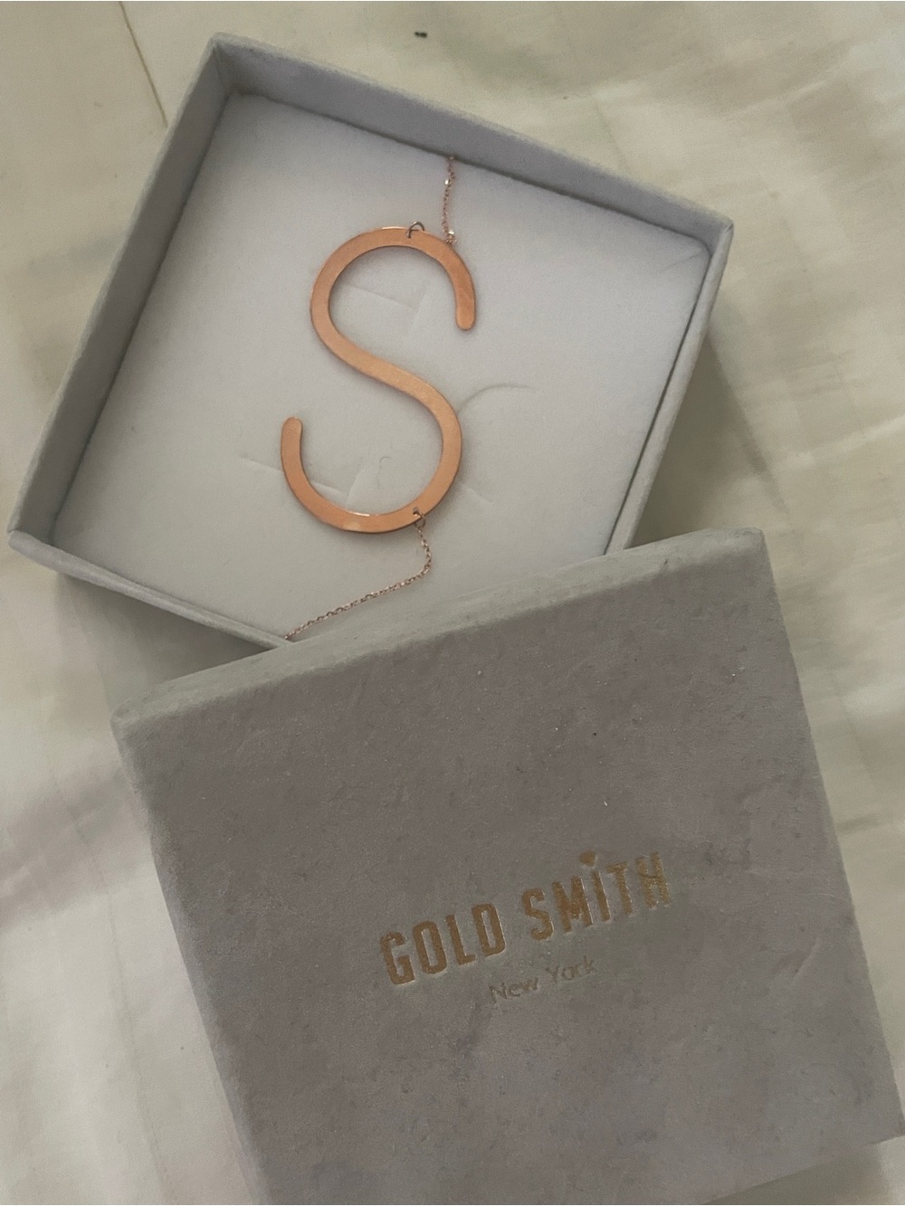 i Gold 'S' Pendant Necklace -